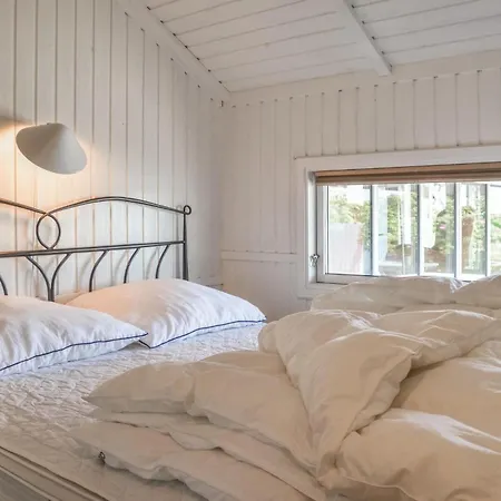 Nice Home In Sjaellands Odde With Wifi *