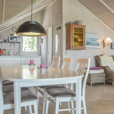 Feriehus Nice Home In Sjaellands Odde With Wifi