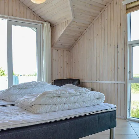 Feriehus Nice Home In Sjaellands Odde With Wifi *